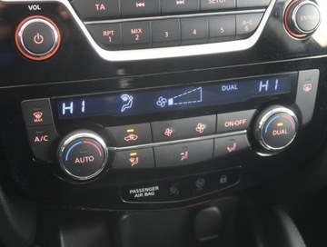 Nissan Qashqai II Crossover 1.2 DIG-T 115KM 2015 Nissan Qashqai 1.2 DIG-T, Salon Polska, zdjęcie 11