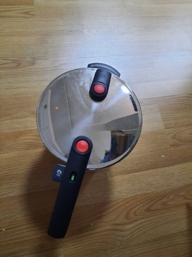 Скороварка Fissler Vitaquick 6л.