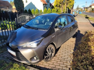 Toyota Yaris IV Hatchback 1.5 Hybrid Dynamic Force 116KM 2020 Toyota Yaris 1.5 benzyna HYBRYDA 116KM 2020r, zdjęcie 3