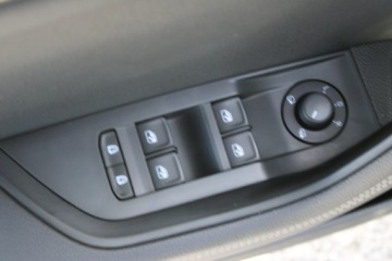 Skoda Superb III Kombi Facelifting 2.0 TDI SCR 150KM 2022 Škoda Superb Skoda Superb Style DSG Kamera, zdjęcie 21