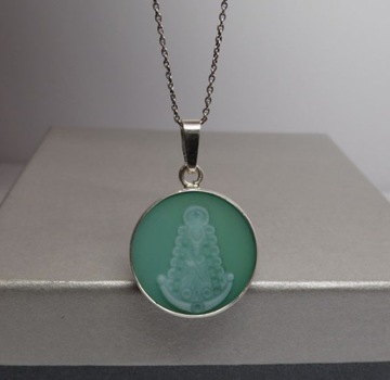 СЕРЕБРЯНЫЙ КУЛОН, АГАТОВАЯ СКУЛЬПТУРА, ИНТЕРЕСНЫЙ УЗОР.