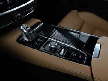 Volvo V60 II  Kombi 2.0 T8 Twin Engine 390KM 2019 Volvo V60 GRATIS! Pakiet Serwisowy o wartości, zdjęcie 29