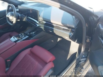 BMW Seria 5 G90-91 2024 BMW Seria 5 530i xDrive 2024 2.0 Benzyna 255KM, zdjęcie 9