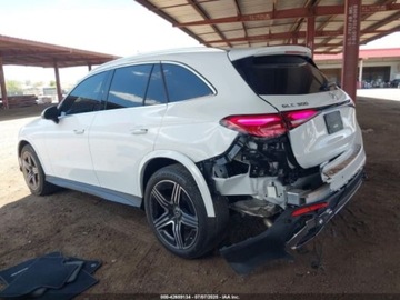 Mercedes GLC C254/X254 2023 Mercedes-Benz GLC 300 suv 2.0 Benzyna 255KM, zdjęcie 5