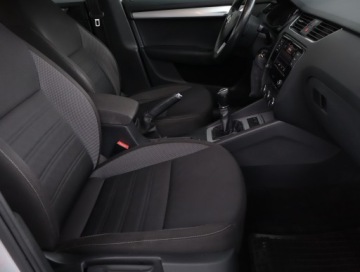 Skoda Octavia III Liftback Facelifting 1.6 TDI 115KM 2018 Skoda Octavia 1.6 TDI, Salon Polska, Klima, zdjęcie 8