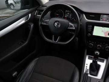 Skoda Octavia III Kombi 2.0 TDI CR DPF 150KM 2015 Skoda Octavia 2.0 TDI, DSG, Xenon, Bi-Xenon, zdjęcie 6