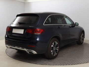 Mercedes GLC C253 SUV Facelifting 2.0 200d 163KM 2021 Mercedes GLC GLC 200 d 4MATIC, Salon Polska, zdjęcie 4