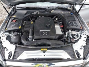 Mercedes Klasa C W205 2015 Mercedes-Benz Klasa C 2015 MERCEDES-BENZ C 300 LUXURY 4MATIC 2.0 Benzyna, zdjęcie 17