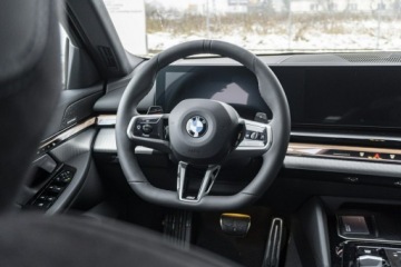 BMW Seria 5 G90-91 Touring 2.0 520d 197KM 2025 BMW 520 xDrive Limuzyna - Dostępny od ręki!, zdjęcie 19