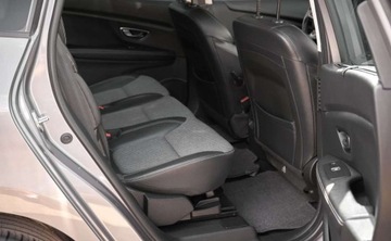 Renault Grand Scenic III 1.7 Blue dCi 149KM 2021 Renault Grand Scenic Renault Grand Scenic Gr 1.7 Blue dCi Intens EDC 1.7, zdjęcie 16