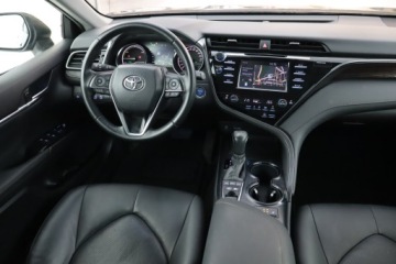Toyota Camry IX Sedan 2.5 Hybrid Dynamic Force 218KM 2019 Toyota Camry 2.5 Hybrid, Salon Polska, zdjęcie 6