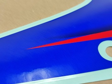 ЛЕВАЯ БОКОВАЯ НАКЛЕЙКА SUZUKI GSXR600 2006-2007 6869501H10DZP