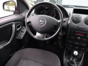 Dacia Duster I SUV Facelifting 1.2 TCe 125KM 2014 Dacia Duster 1.2 TCe, Salon Polska, Klima, zdjęcie 6