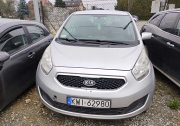 Kia Venga Mikrovan 1.4 DOHC CVVT 90KM 2011 Kia Venga 2011r, 1.4 Benzyna. Lekko uszkodzony lewy tyl. Jezdzi 1.4 90KM, zdjęcie 12