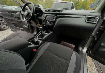 Nissan Qashqai II Crossover 1.2 DIG-T 115KM 2017 Nissan Qashqai LIFT gwarancja ZAREJESTROWANY bezwypadkowy LANE ASSISTka, zdjęcie 6