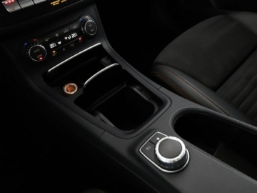 Mercedes Klasa B W246 Sports Tourer Facelifting 1.5 180 d 109KM 2016 Mercedes B 180 Automat full LED skóra/alcantara, zdjęcie 27