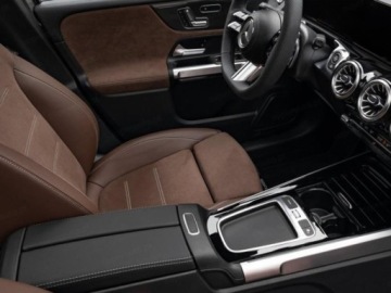 Mercedes GLB SUV 1.3 200 163KM 2025 MERCEDES-BENZ GLB 200 AMG Line Suv 1.3 (163KM) 2025, zdjęcie 6