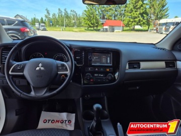 Mitsubishi Outlander III SUV Facelifting 2015 2.0 MIVEC 150KM 2015 Mitsubishi Outlander Oryginalny Przebieg Nawigacja Invite Czujniki Park, zdjęcie 20
