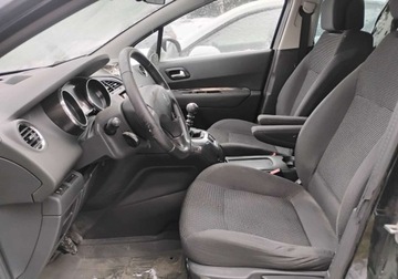 Peugeot 5008 I Minivan 2.0 HDi FAP 150KM 2013 Peugeot 5008 2013r, 2.0 HDI. Uszkodzony przod. 2.0 Diesel 150KM, zdjęcie 7