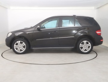 Mercedes Klasa M W164 Off-roader Facelifting 3.0 V6 (350 CDI) 231KM 2010 Mercedes ML ML 350 CDI, Salon Polska, 227 KM, zdjęcie 2