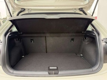 Volkswagen Polo VI Hatchback 5d Facelifting 1.0 TSI 95KM 2022 Volkswagen Polo 1.0TSI 95KM Life Digital CockpitSalon PolskaNiski Przebieg, zdjęcie 13