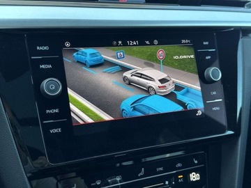 Volkswagen Arteon Fastback Facelifting 2.0 TDI 200KM 2021 Volkswagen Arteon R-Line HAK Panorama Keyless Nawigacja Tempomat App Cyfro, zdjęcie 23