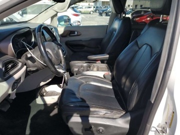 Chrysler Pacifica II 2017 Chrysler Pacifica Touring L 2017 3.6l 3.6 Benzyna 287KM, zdjęcie 7