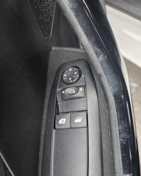 Peugeot 208 I Hatchback 5d Facelifting 1.2 PureTech 110KM 2019 Peugeot 208 1.2 Benzyna 110KM, zdjęcie 11