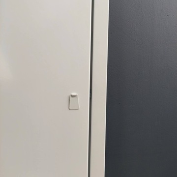 БЕЛАЯ МЕТАЛЛИЧЕСКАЯ ПРОВЕРЬТЕ ДВЕРЬ 40x70 КРЫШКА