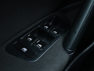 Volkswagen Golf VII Variant 1.6 TDI CR DPF BlueMotion Technology 105KM 2014 VW Golf 1.6 TDI, Salon Polska, Serwis ASO, zdjęcie 15