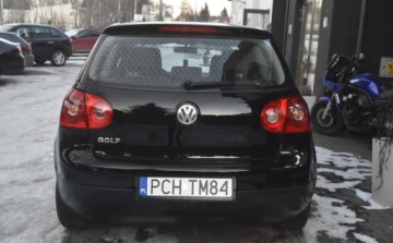 Volkswagen Golf V Hatchback 1.4 i 16V 75KM 2005 Volkswagen Golf Volkswagen Golf 1.4 Sportline 1.4 Benzyna 75KM, zdjęcie 5