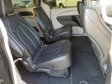 Chrysler Pacifica II 2023 Chrysler Pacifica Touring L, 2023r., 3.6L 3.6 Benzyna 287KM, zdjęcie 9