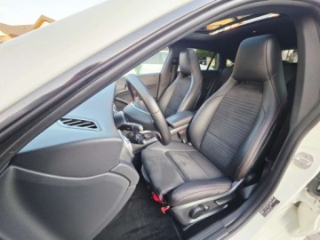 Mercedes CLA C117 Shooting Brake Facelifting 1.5 180 d 109KM 2017 Mercedes-Benz CLA AMG Line___BiXenon LED Skora Alcantara Kamera Panorama A, zdjęcie 33