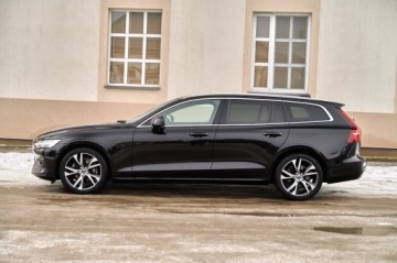 Volvo V60 II  Kombi 2.0 D3 150KM 2020 PIĘKNE V60 MOMENTUM PRO __ KUBEŁKOWE FOTELE, zdjęcie 8