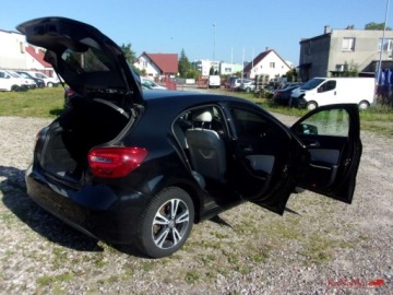 Mercedes Klasa A W176 Hatchback 5d Facelifting 160 d 90KM 2015 Mercedes-Benz Klasa A 31900vat jasny srodek zarejestrowany w PL ekonomiczny, zdjęcie 12