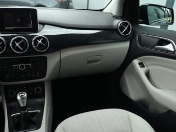 Mercedes Klasa B W246 Sports Tourer 200 BlueEFFICIENCY 156KM 2014 Mercedes B B 200, VAT 23%, Skóra, Navi, Xenon, zdjęcie 7