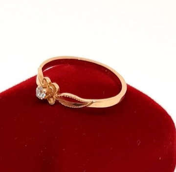 Złoty pierścionek Kwiatuszek PR.583 W:1,39gr R.15 InterSKLEP
