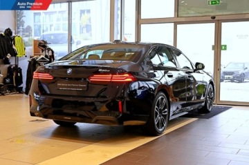 BMW Seria 5 G90-91 Touring 2.0 520d 197KM 2024 BMW Seria 5 520d xDriveFV23Repair InclusiveAdaptacyjny Reflektor LEDM Sport, zdjęcie 20