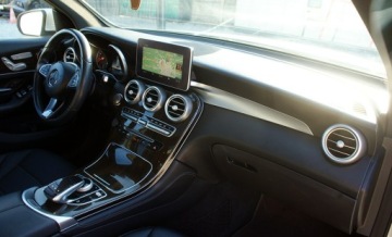Mercedes GLC C253 Coupe 2.0 300 245KM 2018 Mercedes GLC 300 4Matic 9G-TRONIC AMG Line, zdjęcie 13