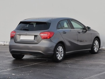 Mercedes Klasa A W176 Hatchback 5d 1.6 180 BlueEFFICIENCY 122KM 2014 Mercedes A A 180, Skóra, Navi, Klima, Parktronic, zdjęcie 4
