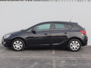 Opel Astra J Hatchback 5d 1.4 Turbo ECOTEC 140KM 2011 Opel Astra 1.4 T, Klima, Tempomat, Parktronic, zdjęcie 2