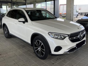 Mercedes GLC C254/X254 Coupe 2.0 200 204KM 2025 MERCEDES-BENZ GLC 200 4-Matic Avantgarde 2.0 (204KM) 2025, zdjęcie 1