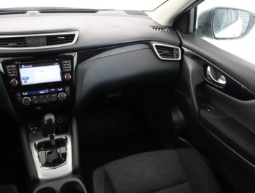 Nissan Qashqai II Crossover 1.6 dCi 130KM 2016 Nissan Qashqai 1.6 dCi, Automat, Navi, Klima, zdjęcie 7