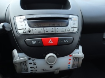 Toyota Aygo I Hatchback 5d Facelifting 1.0 VVT-i 68KM 2013 Toyota Aygo 1.0 VVT-i, Salon Polska, Klima, zdjęcie 11