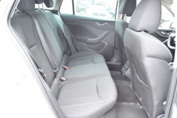 Skoda Scala Hatchback 1.0 TSI 110KM 2023 Skoda Scala SalonPL 1.0TSI 110KM Ambition Comfort Czujniki Smartlink Boler, zdjęcie 32