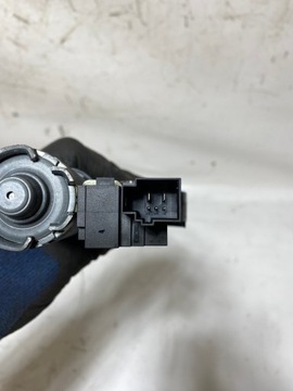 MERCEDES W176 A250 MOTOREK STŘEŠNÍHO OKNA 0390200101