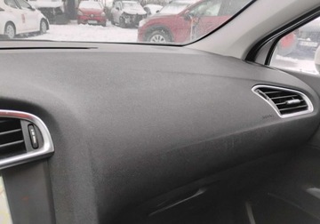 Citroen C4 II Hatchback 5d Facelifting 1.6 HDi 92KM 2015 Citroen C4 2015r, 1.6 HDI. Uszkodzony lewy tyl. Jezdzi. 1.6 Diesel 92KM, zdjęcie 16