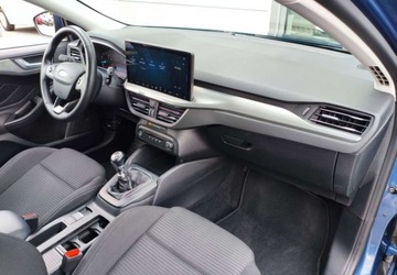 Ford Focus IV Hatchback Facelifting 1.0 EcoBoost 125KM 2022 Ford Focus Ford Focus 1.0 EcoBoost Titanium Benzyna 125KM, zdjęcie 3