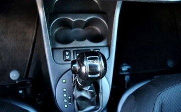 Skoda Fabia II Hatchback Facelifting 1.2 TSI 105KM 2010 Skoda Fabia Automat, Klimatyzacja, Nawigacja, Grzane Fotele 1.2 Benzyna, zdjęcie 22