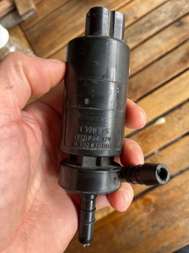 BMW E31 E32 E36 PUMPIČKA OSTŘIKOVAČE SVĚTLOMET 1 378 875